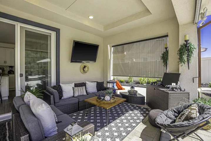 9084 W Bluff Place, Santee, California 92071
