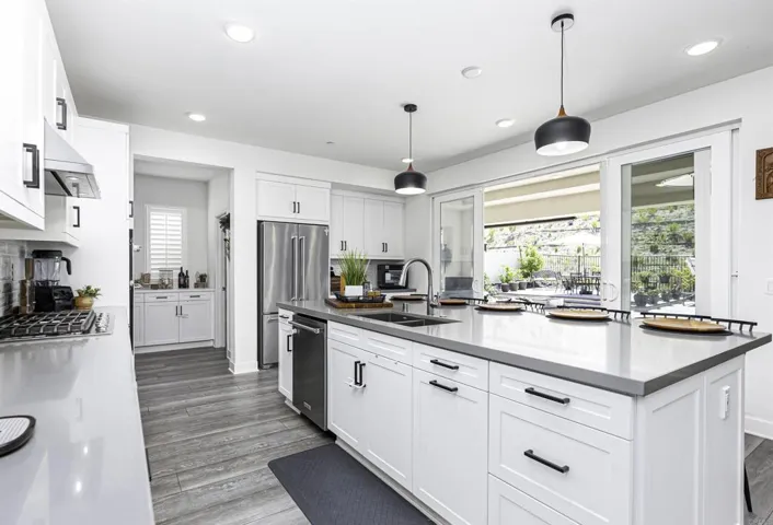 9084 W Bluff Place, Santee, California 92071