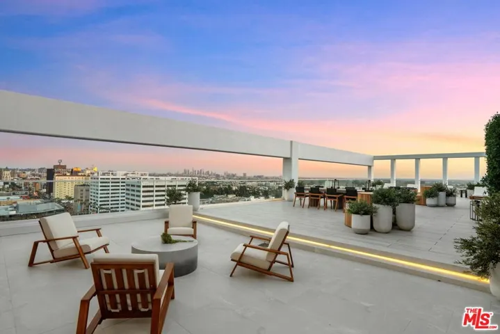 7135 Hollywood Boulevard Phe, Los Angeles, California 90046