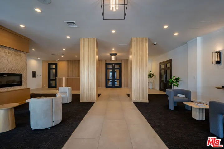7135 Hollywood Boulevard Phe, Los Angeles, California 90046