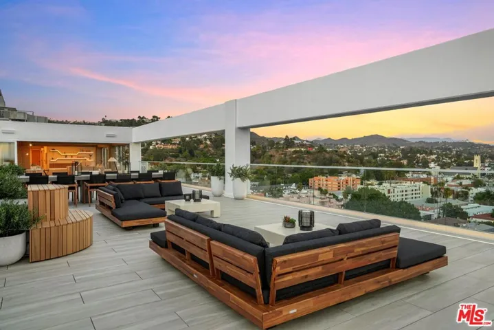 7135 Hollywood Boulevard Phe, Los Angeles, California 90046