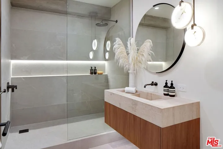 7135 Hollywood Boulevard Phe, Los Angeles, California 90046