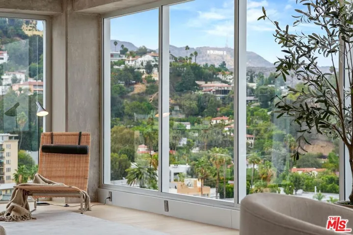 7135 Hollywood Boulevard Phe, Los Angeles, California 90046