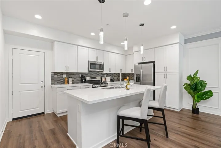 Center Island with Breakfast Bar Seating