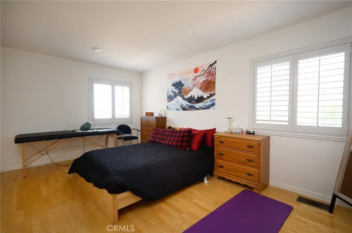 2nd bed - main house