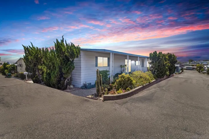 324 Horizon Ln, Oceanside, California 92056