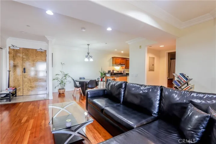 3855 Ingraham Street 302, Los Angeles, California 90005