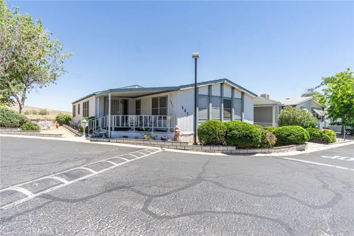 20843 Waalew Road 131, Apple Valley, California 92308