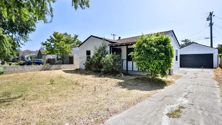 3708 Sebren Avenue, Long Beach, California 90808