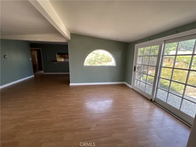 Livingroom and dining area