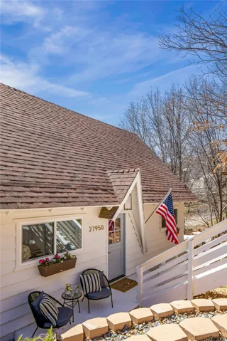 27950 St Bernard Lane, Lake Arrowhead, California 92352