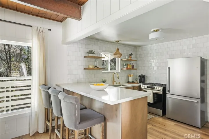 27950 St Bernard Lane, Lake Arrowhead, California 92352