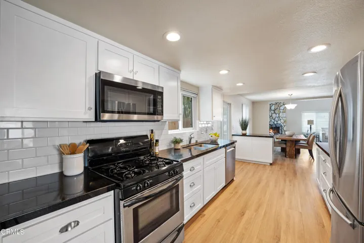 5506 breakers  MLS-17