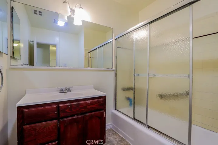 Hall Bath - Full