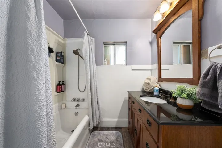 55 N Meridith Avenue, Pasadena, California 91106