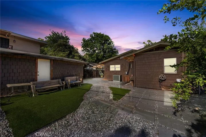 55 N Meridith Avenue, Pasadena, California 91106
