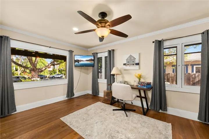 55 N Meridith Avenue, Pasadena, California 91106