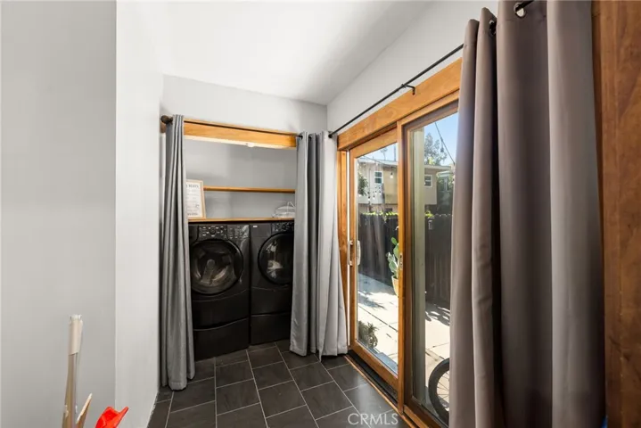 55 N Meridith Avenue, Pasadena, California 91106