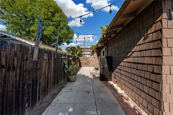 55 N Meridith Avenue, Pasadena, California 91106