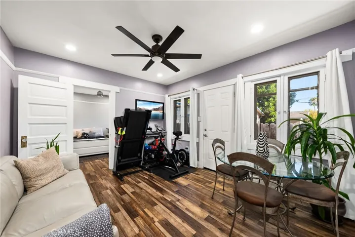 55 N Meridith Avenue, Pasadena, California 91106