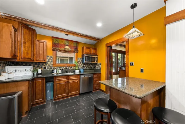 55 N Meridith Avenue, Pasadena, California 91106