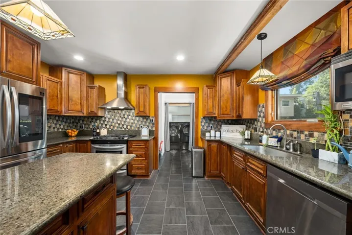 55 N Meridith Avenue, Pasadena, California 91106