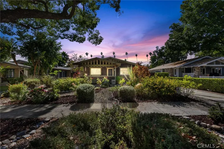 55 N Meridith Avenue, Pasadena, California 91106