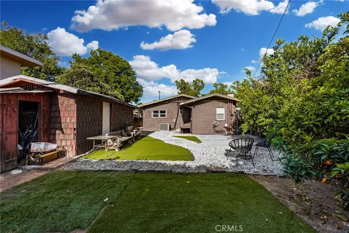 55 N Meridith Avenue, Pasadena, California 91106
