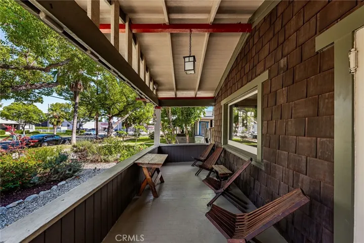 55 N Meridith Avenue, Pasadena, California 91106