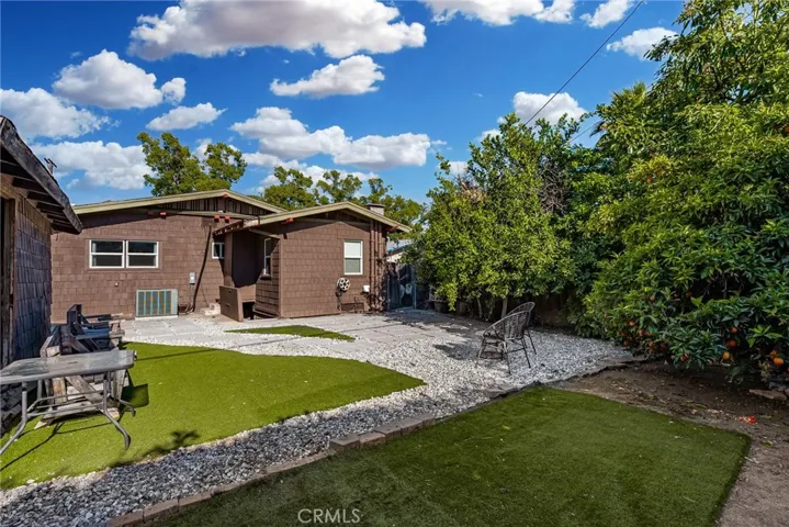 55 N Meridith Avenue, Pasadena, California 91106