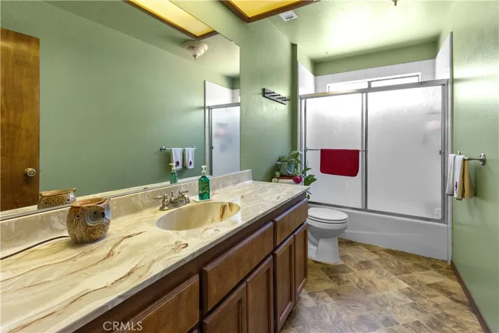 14544 Quivero Road, Apple Valley, California 92307