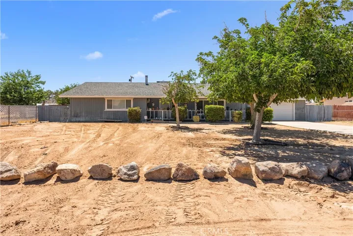 14544 Quivero Road, Apple Valley, California 92307