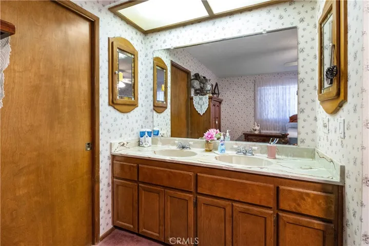 14544 Quivero Road, Apple Valley, California 92307