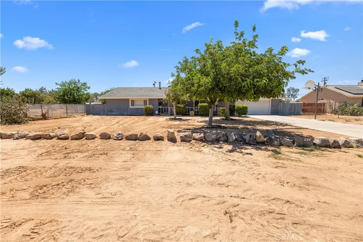14544 Quivero Road, Apple Valley, California 92307
