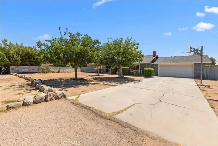 14544 Quivero Road, Apple Valley, California 92307