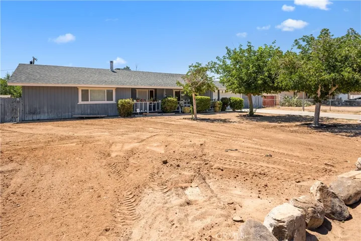 14544 Quivero Road, Apple Valley, California 92307