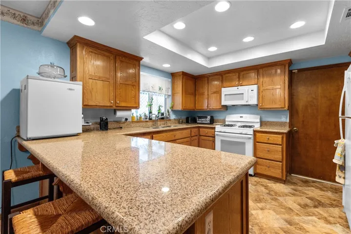 14544 Quivero Road, Apple Valley, California 92307