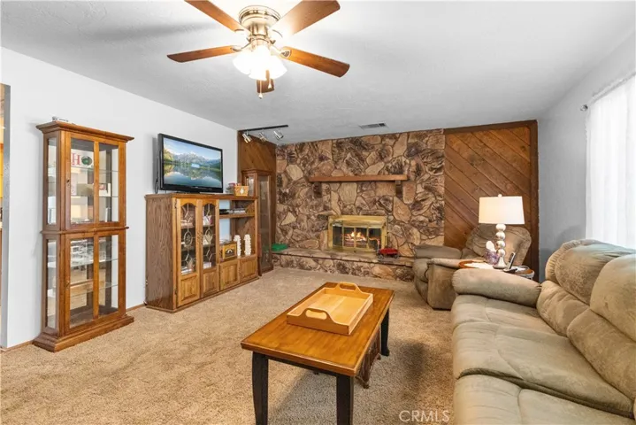 14544 Quivero Road, Apple Valley, California 92307
