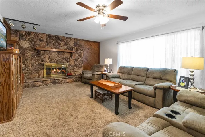 14544 Quivero Road, Apple Valley, California 92307