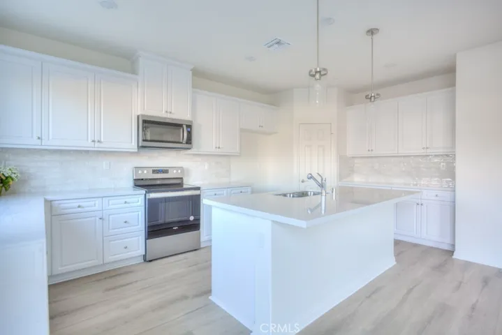 19299 Sweet Grove Circle, Riverside, California 92507