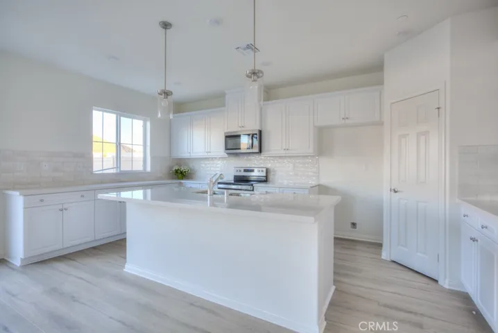 19299 Sweet Grove Circle, Riverside, California 92507