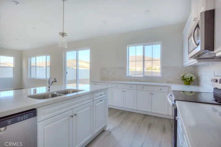 19299 Sweet Grove Circle, Riverside, California 92507