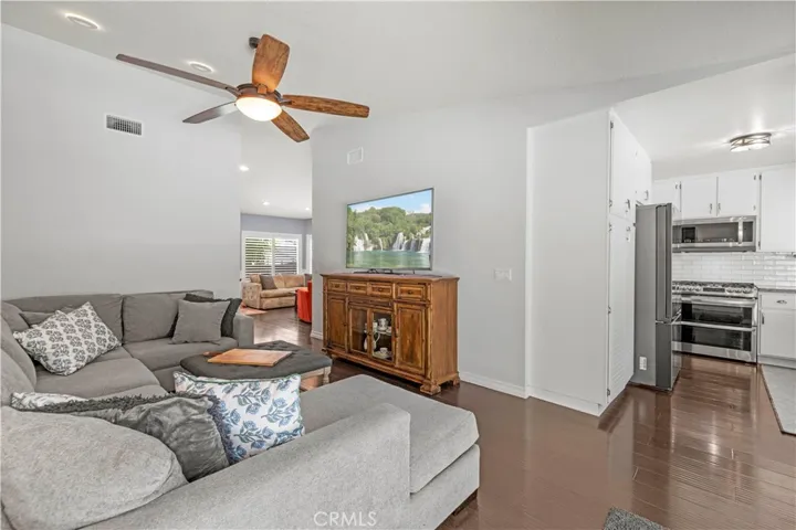 22449 Paragon Dr., Saugus, California 91350