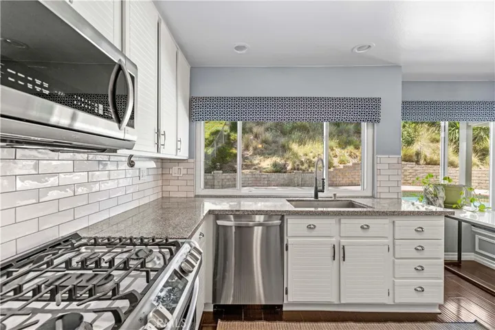 22449 Paragon Dr., Saugus, California 91350