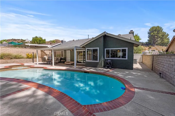 22449 Paragon Dr., Saugus, California 91350