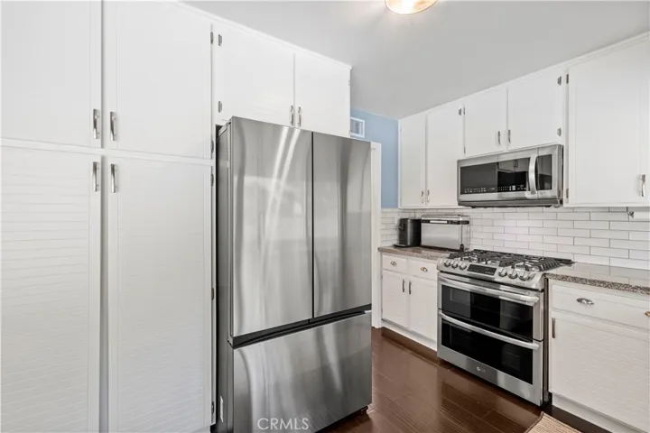 22449 Paragon Dr., Saugus, California 91350