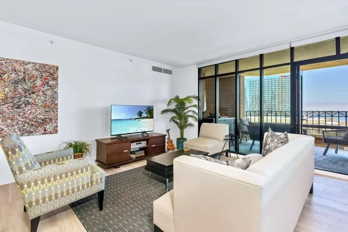 500 W. Harbor Dr. #1010, San Diego, California 92101