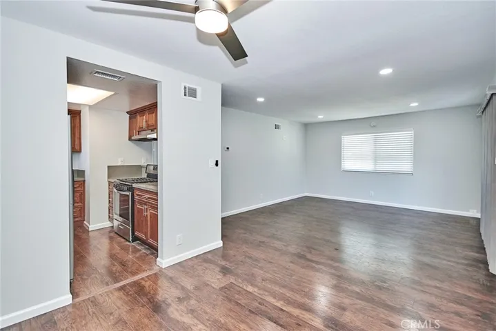 565 W Greenwood Avenue 25, La Habra, California 90631