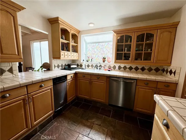 76 Oceanside Drive, Daly City, California 94015