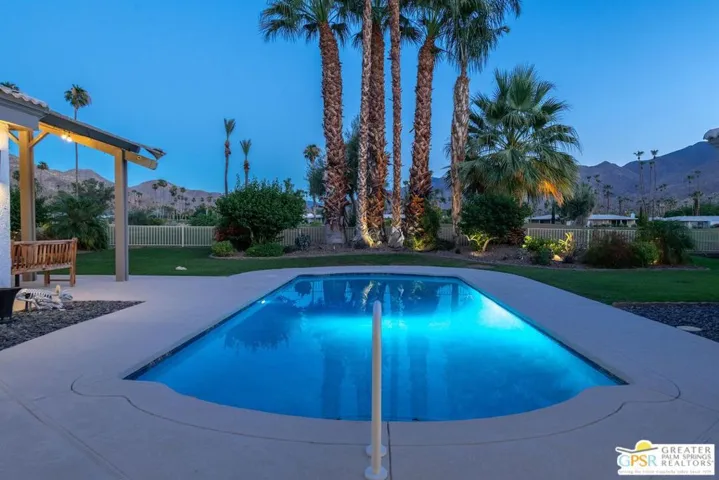 605 E Sierra Way, Palm Springs, California 92264